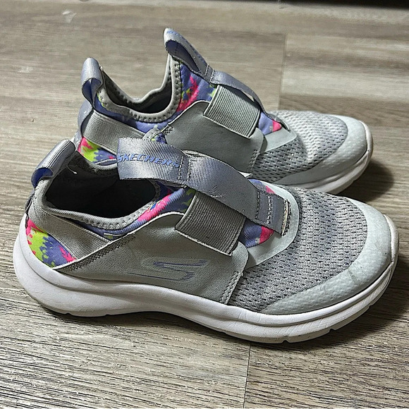Sketchers Fast Surprise Groove Pull On Sneakers - Picture 1 of 6